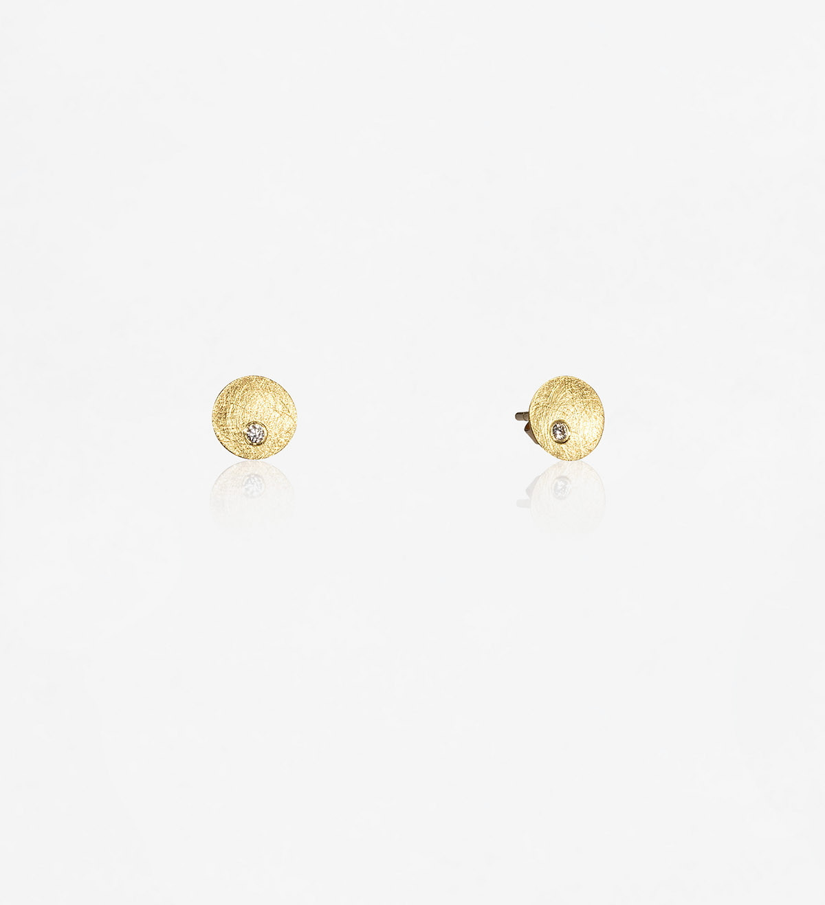 18k gold earrings 8mm with diamonds 0,05ct