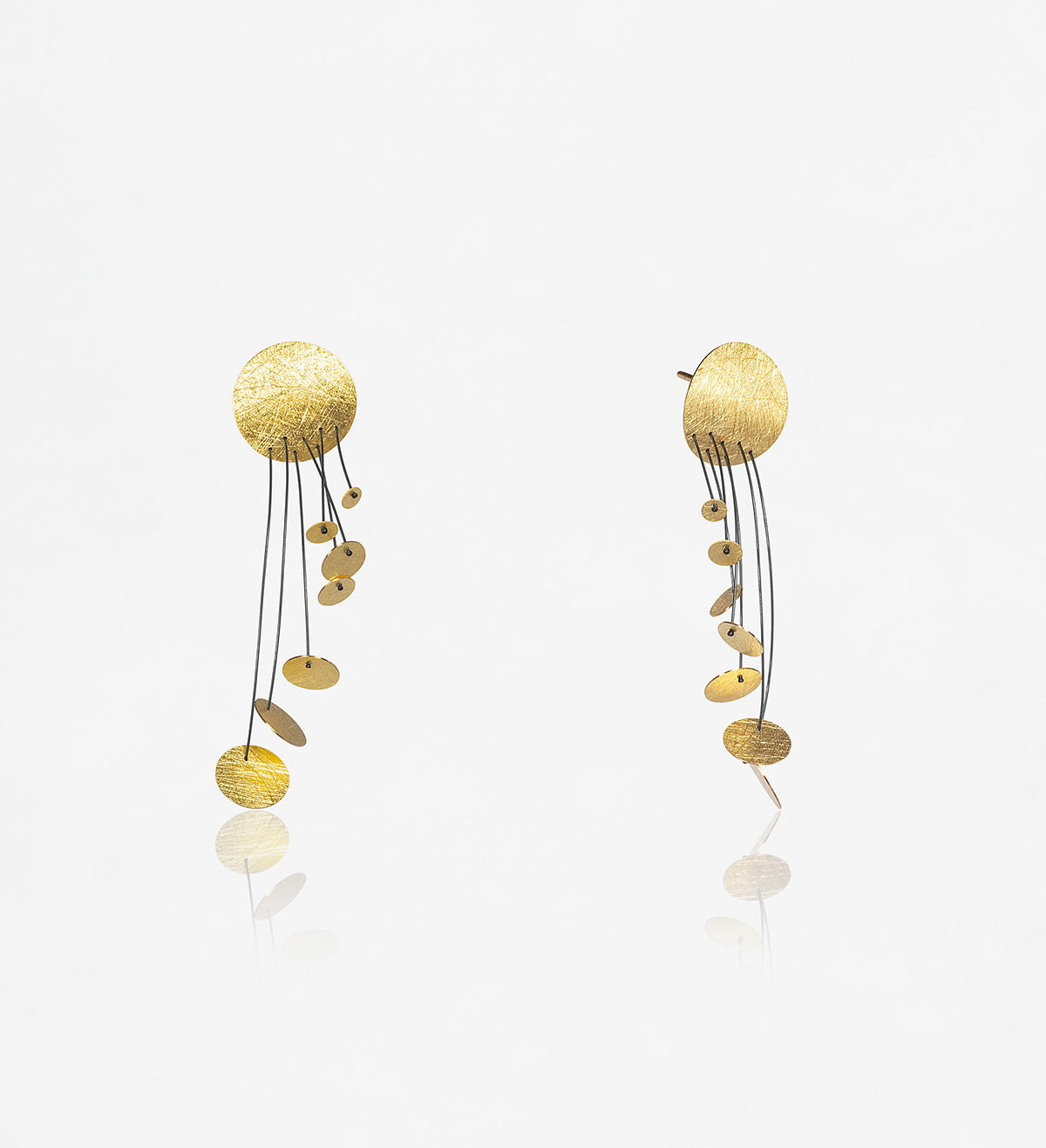 18k gold earrings Pluja with black nylon