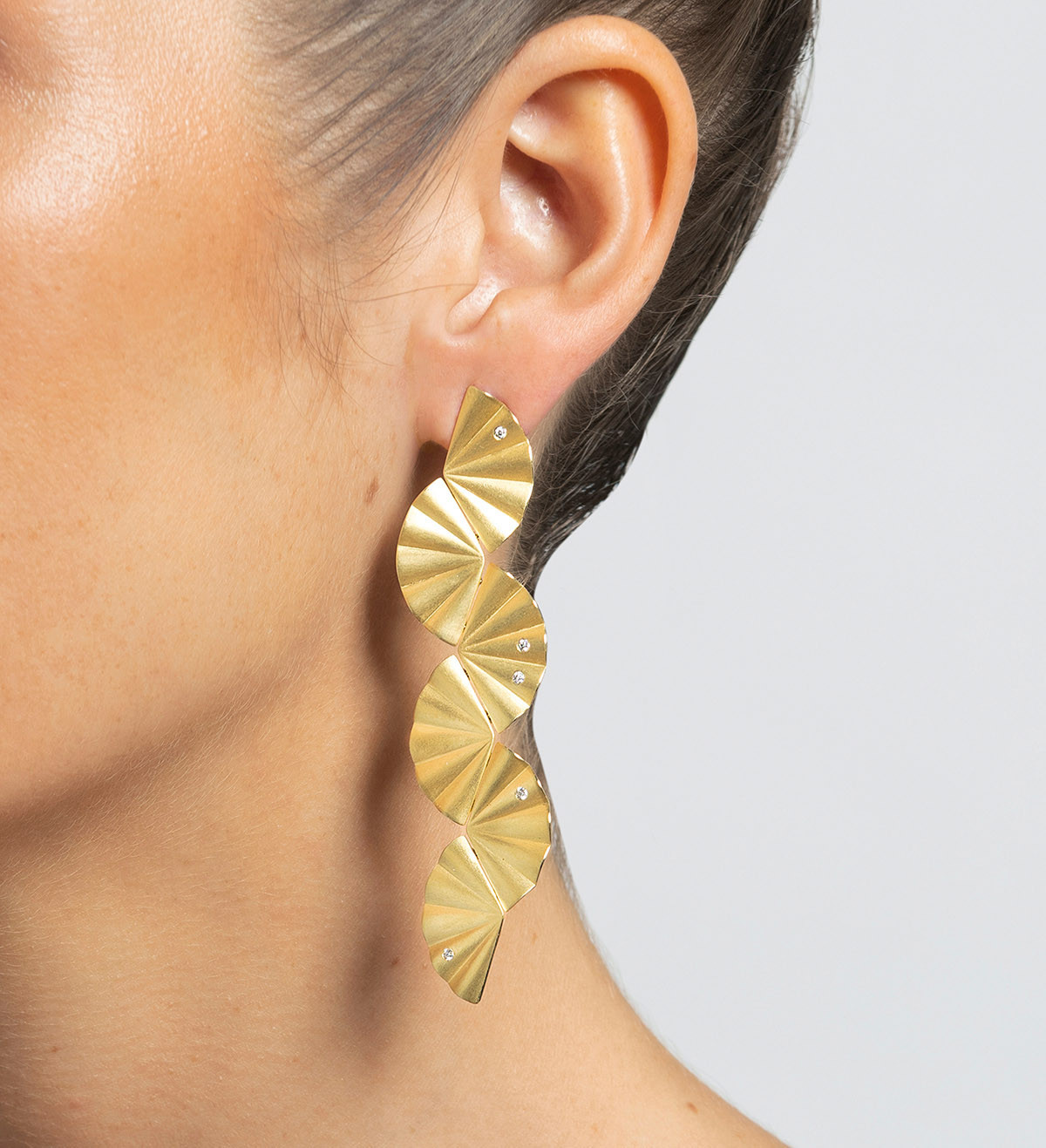 18k gold earrings Maiko with diamonds 0,15ct