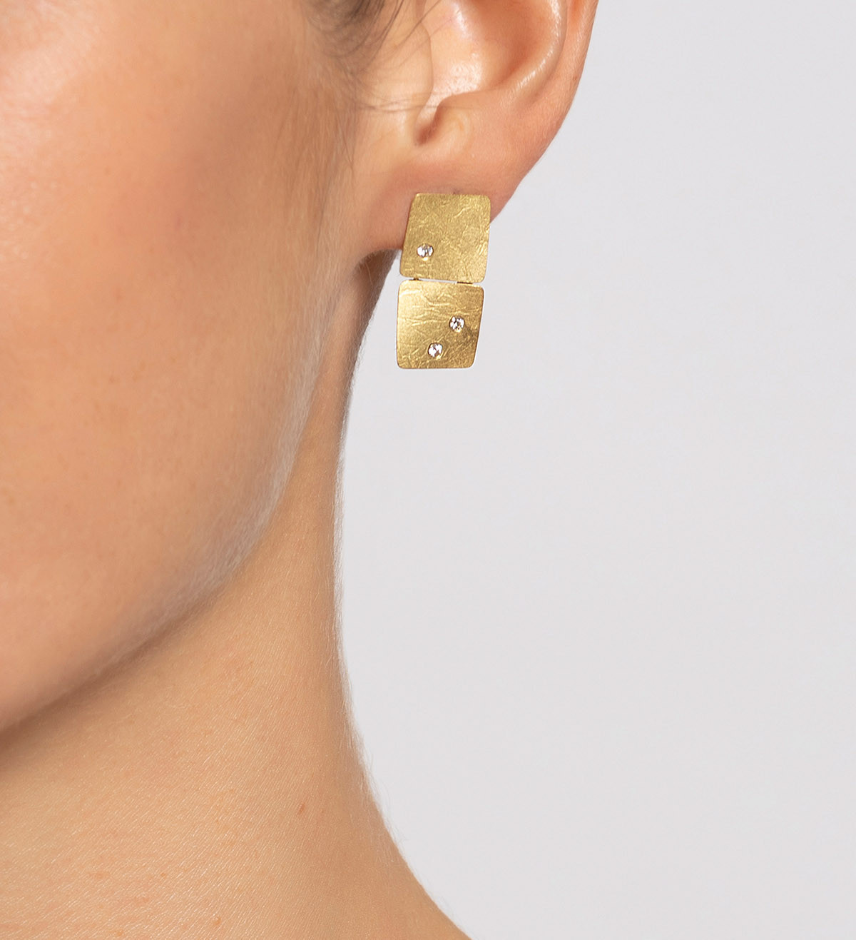 18k gold earrings Ones 22mm with diamonds 0,15ct