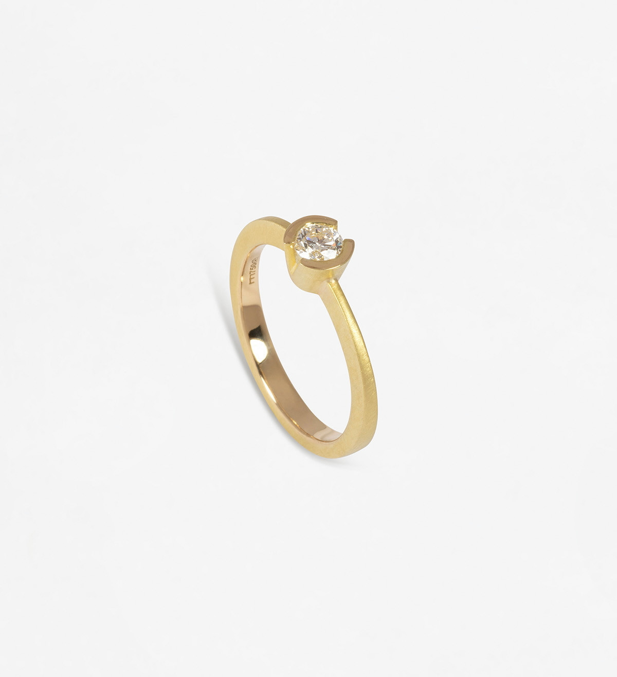 Solitario oro 18q con diamante 0.26ct VVS1 F