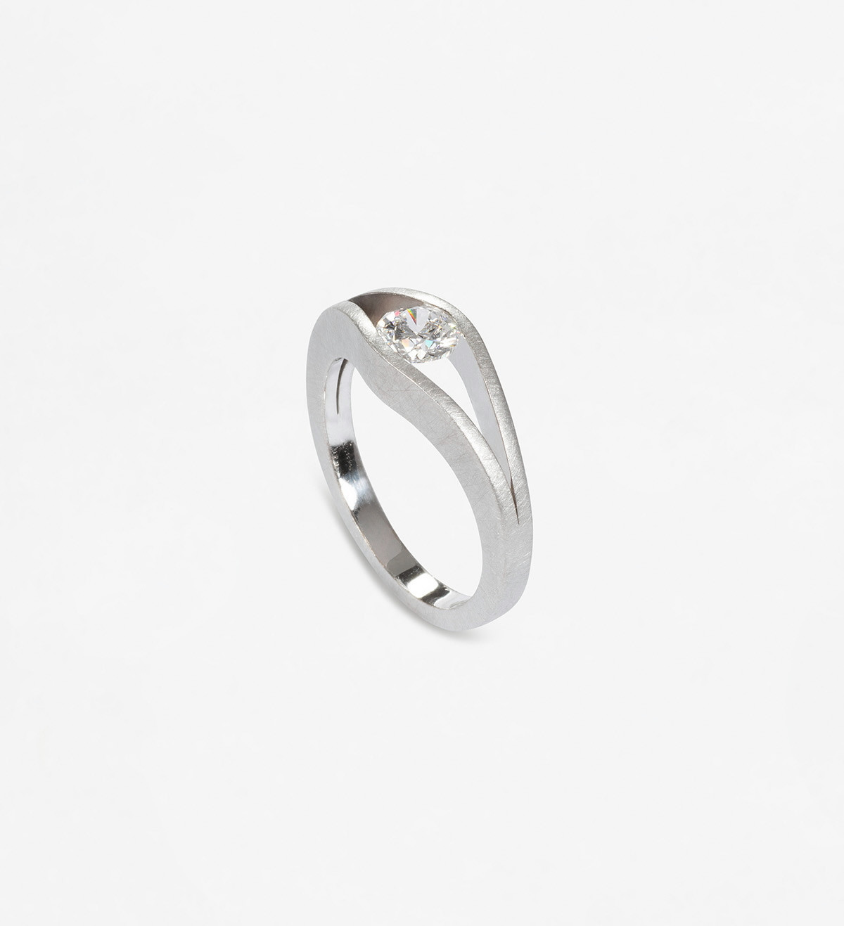 18k white gold ring with diamond 0,50ct VVS2 F
