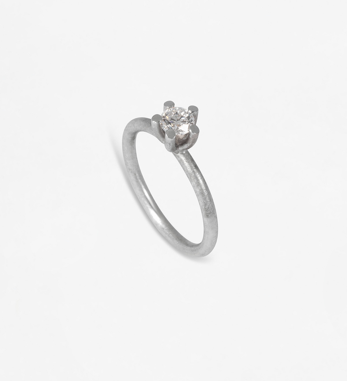 18k white gold ring with diamond 0.38ct VVS1 D