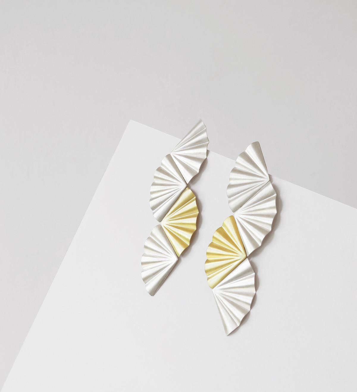 18k gold and silver earrings Maiko 118mm