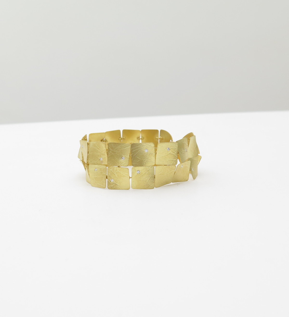 18k gold bracelet Ones 19cm 20 diamonds 0,30ct