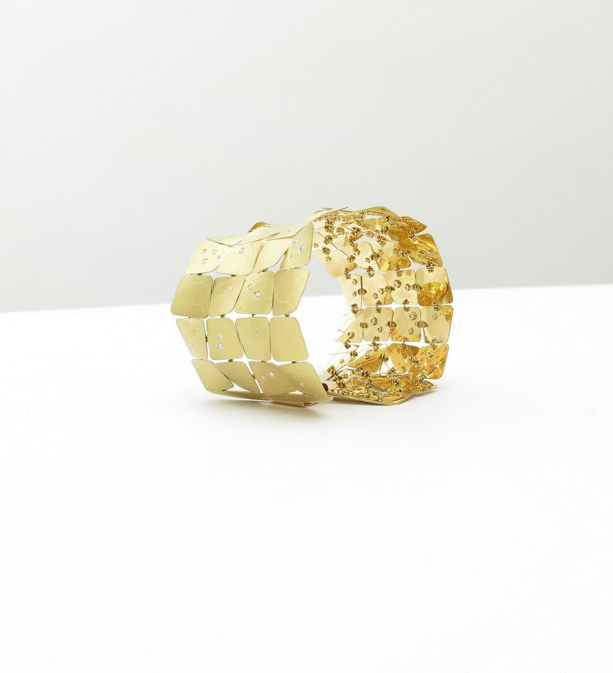 Brazalete oro Ones 19cm y 72 diamantes 1,00ct