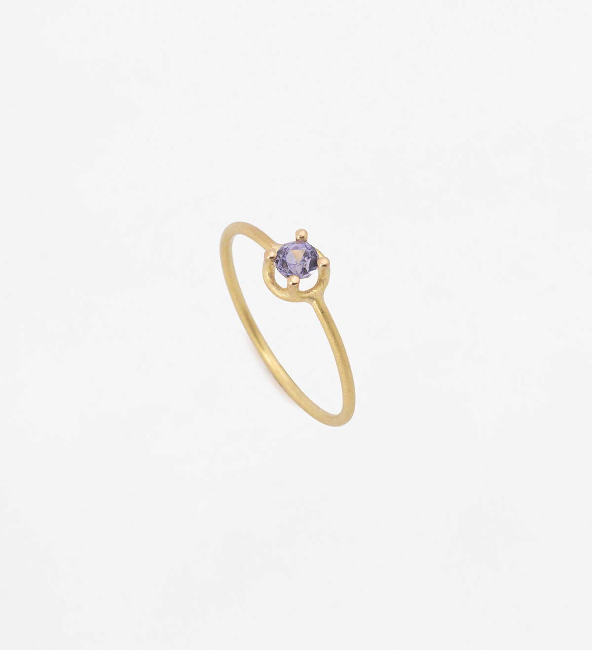 18k gold ring with lila sapphire Wennick-lefèvre 0.21c