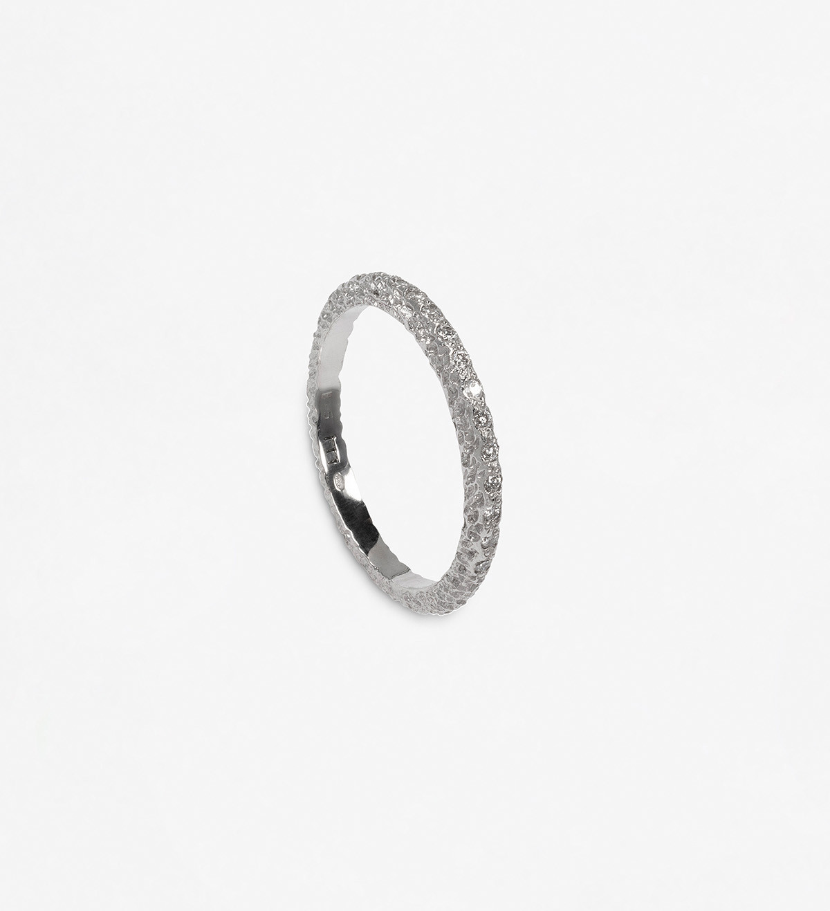 Anell or blanc amb diamants 0,34ct