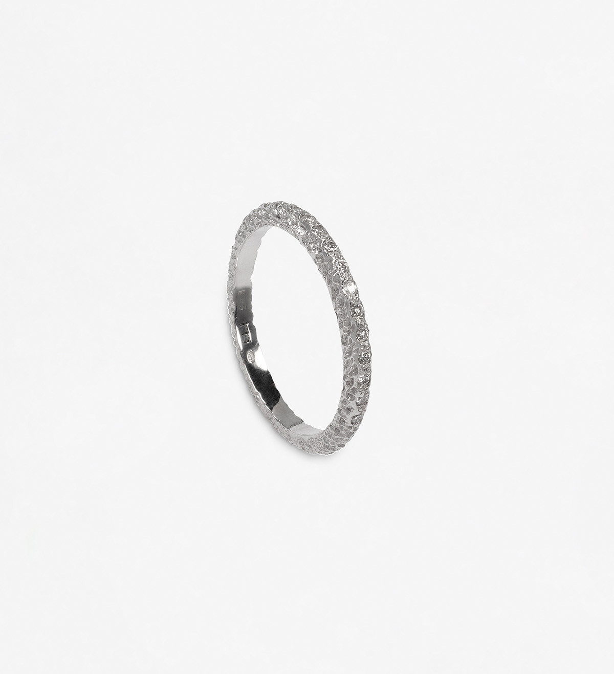 18k white gold diamond band 0,34ct