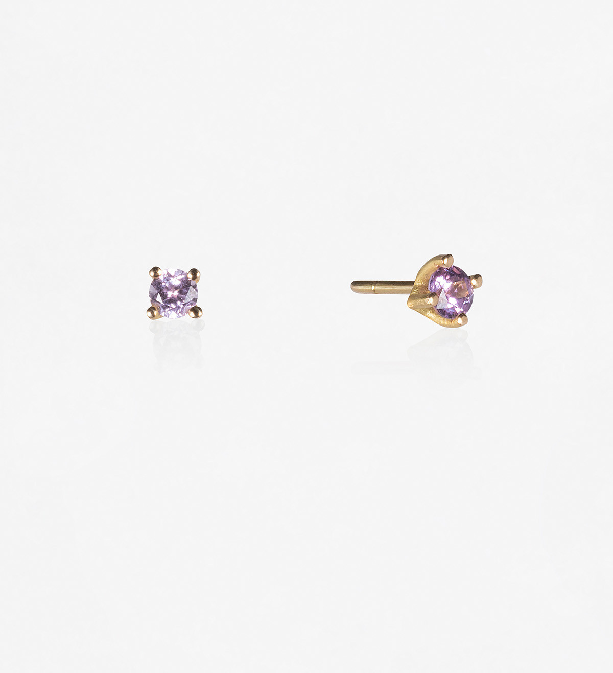 18k gold earrings with purple Wennick-Lefèvre sapphires 0,42ct