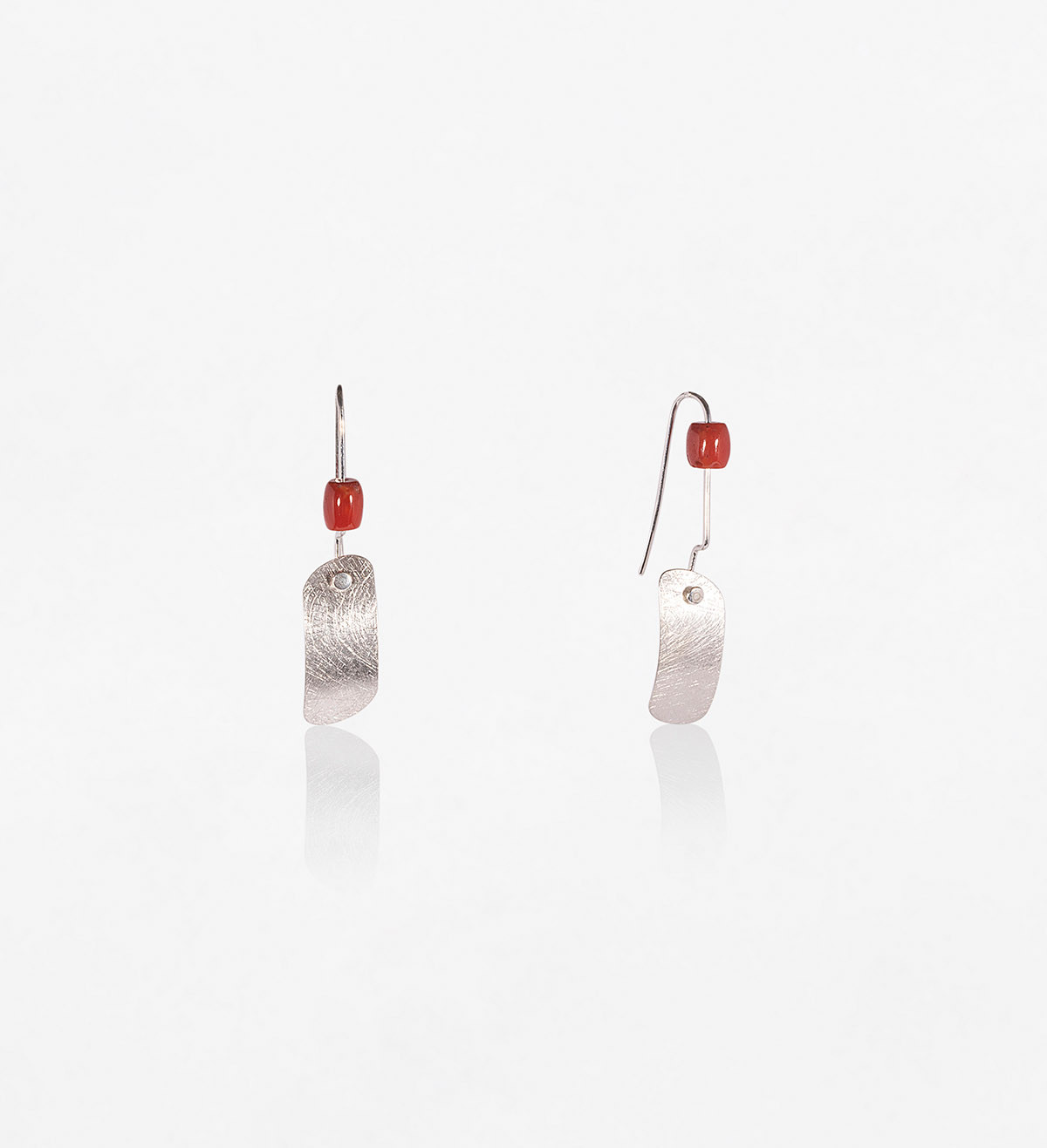 Silver and coral earrings Posidònia 40mm