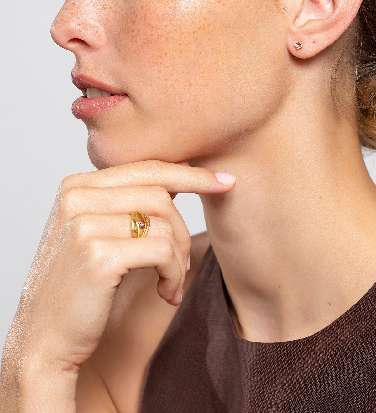 Anillo oro y zafiros lila Wennick-Lefèvre 0,726 ct