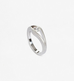 Solitario oro blanco de18 kt con diamante 0,30ct VS1 F