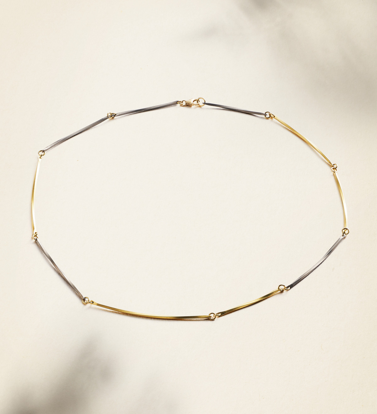 Collar oro y titanio Pinassa 43.5cm