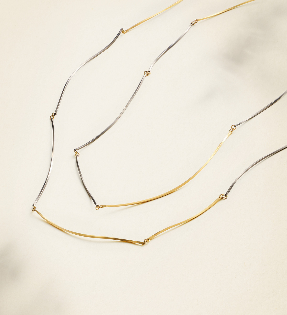 Collar oro y titanio Pinassa 126cm