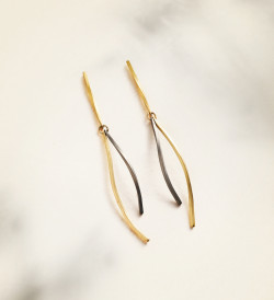 Pendientes oro y titanio Pinassa 60mm