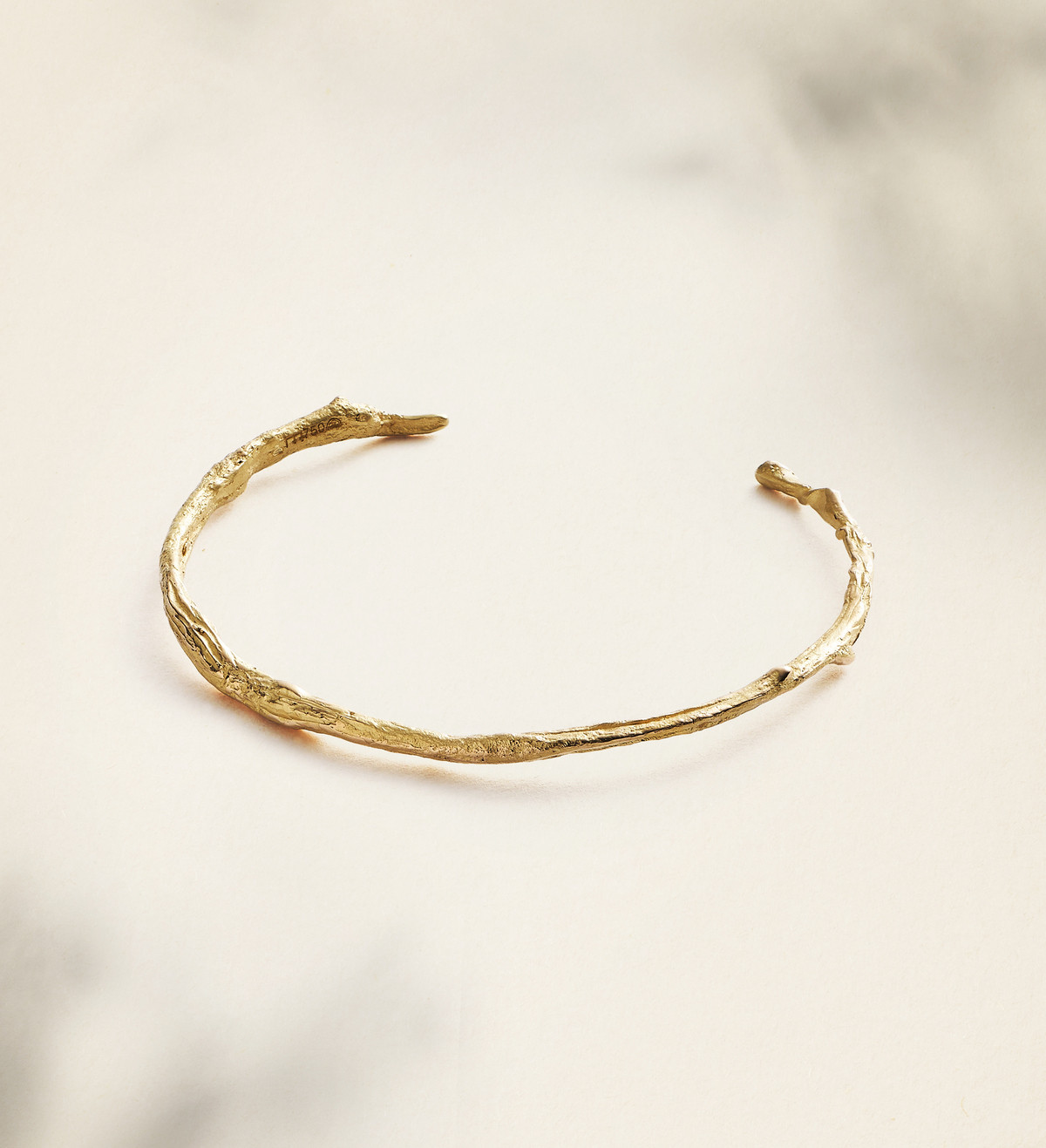 Brazalete oro Romaní abierto