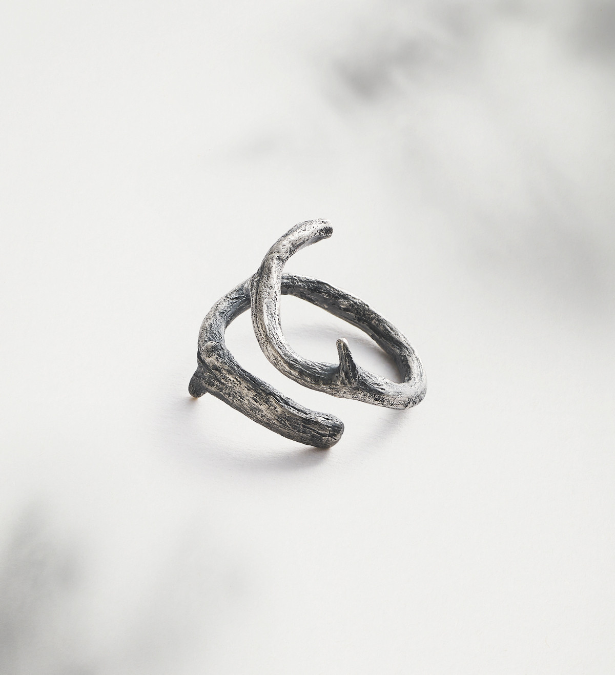 Anillo plata Romaní cruzado