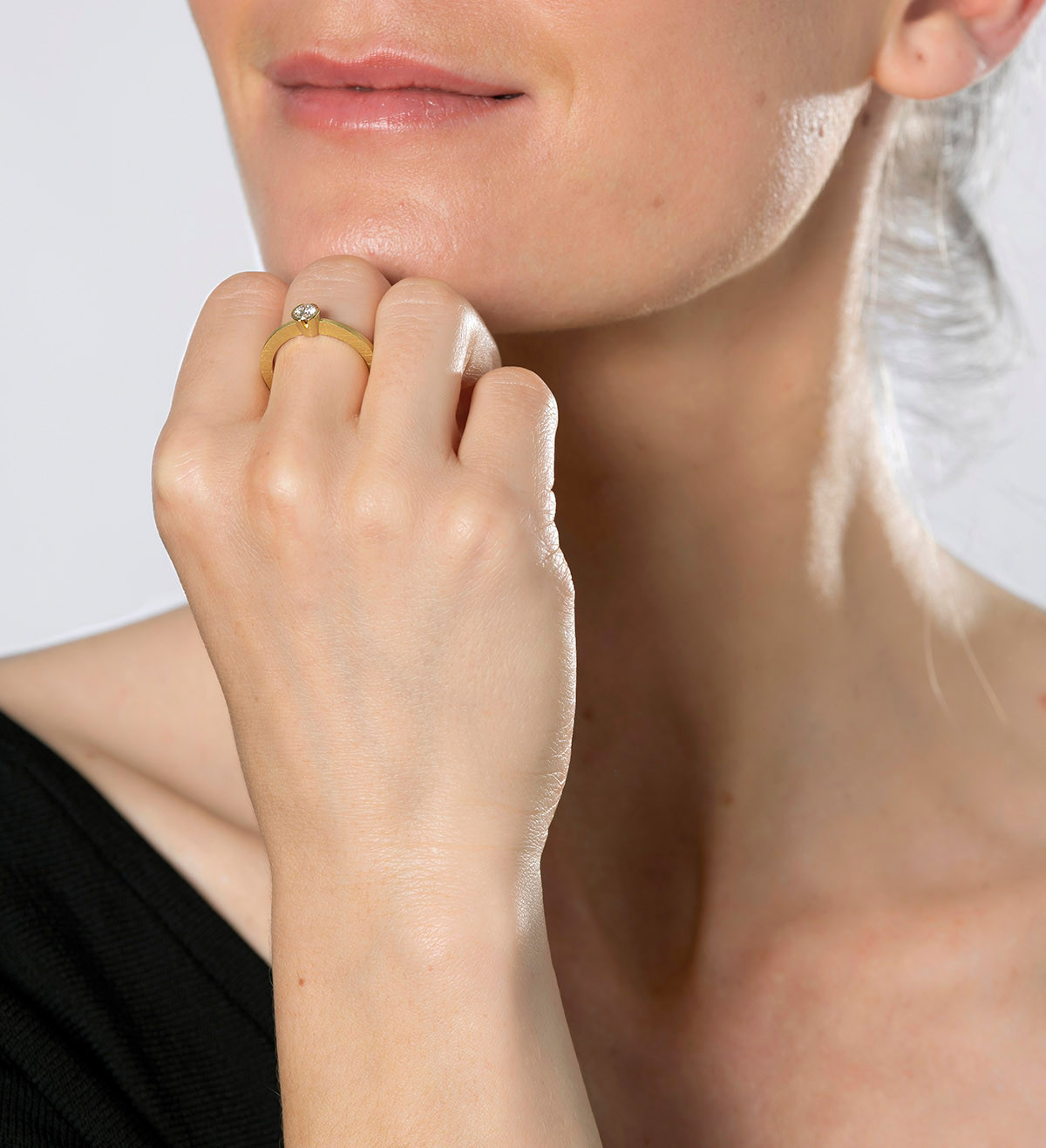 Solitario oro con diamante 0,35ct VVS1 D