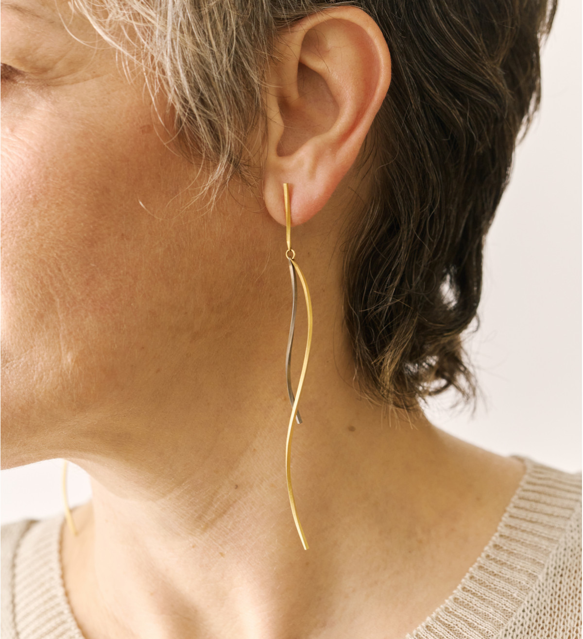 Pendientes oro  y titanio Pinassa 110mm