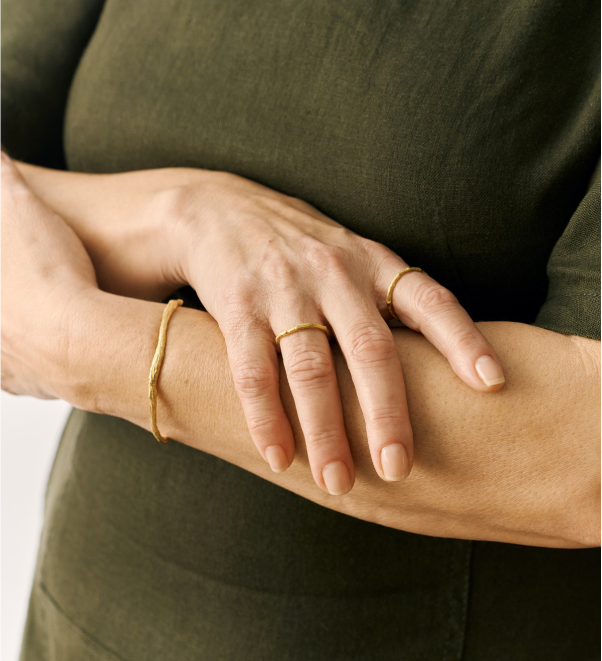 Brazalete oro Romaní abierto