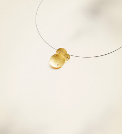 Colgante oro Flô con diamantes 0,075ct 30mm