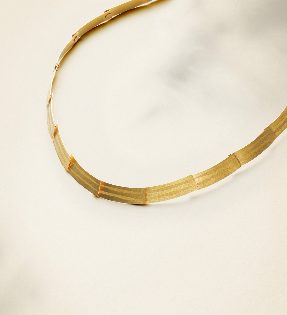 18k gold necklace Traces 44cm