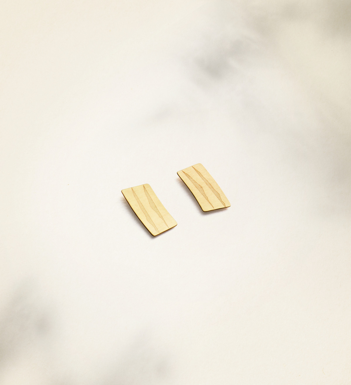18k gold Traces earrings 15mm