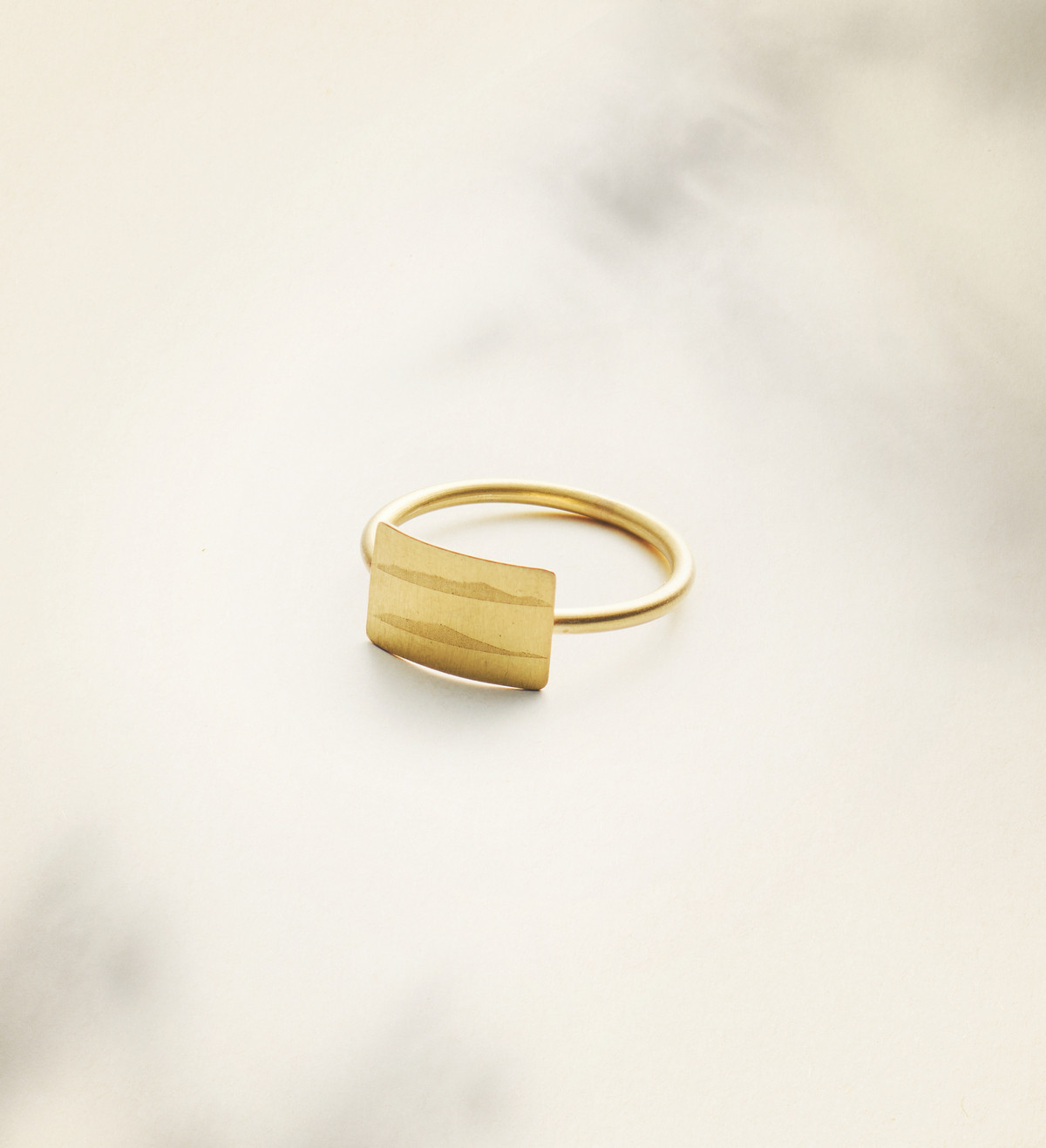 18k gold Traces ring 7mm