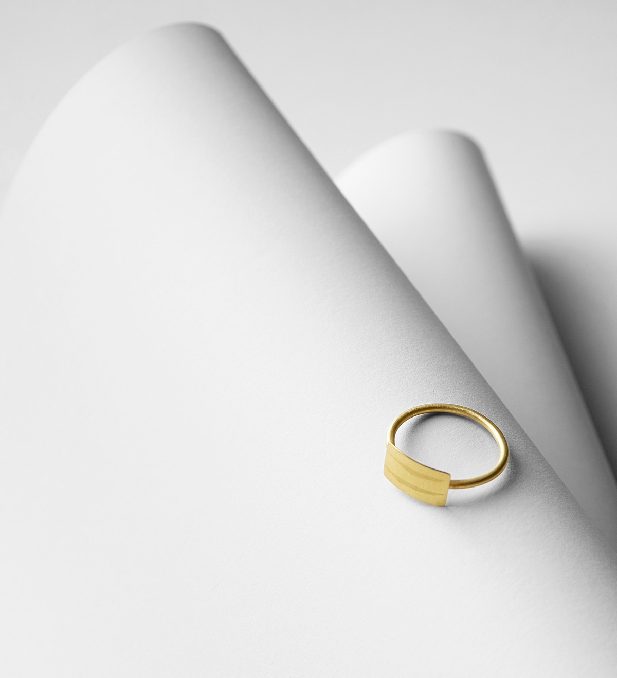 18k gold Traces ring 7mm