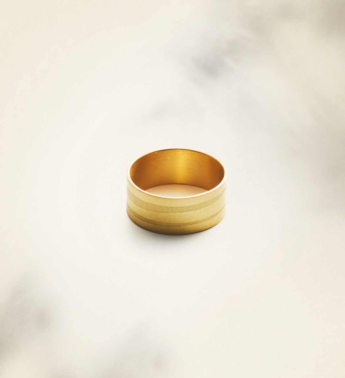 18k gold ring Traces 8mm