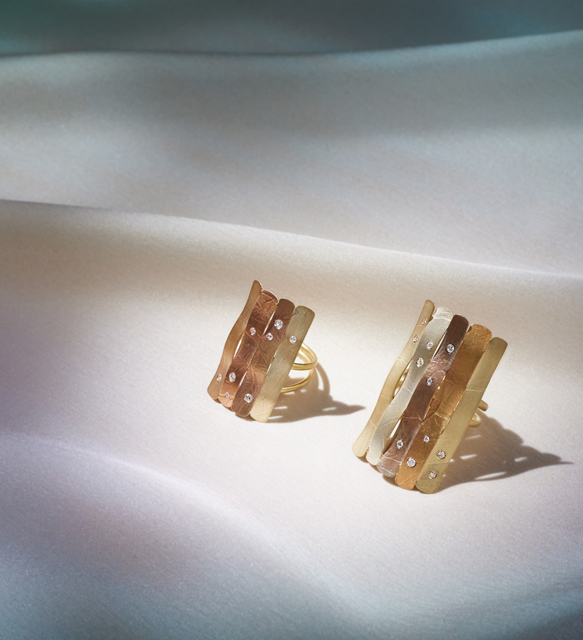 Anillo Oceà en oro y diamantes (0,169 ct)