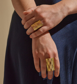 Anillo Oceà en oro y diamantes (0,169 ct)