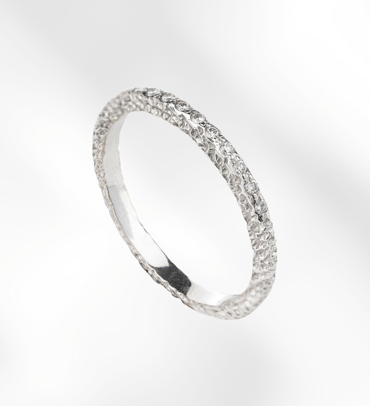 Anillo de oro con diamantes de 0,17ct