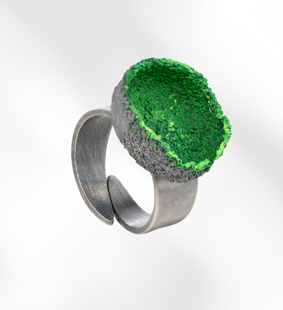 Anillo plata y pintura acrílica Nius